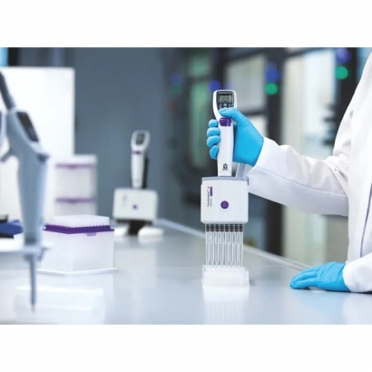 tfp_e_-8_1250_pipetting.jpg